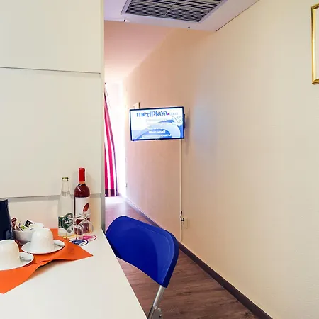 梅德普拉亚埃斯梅拉达公寓式酒店 3*